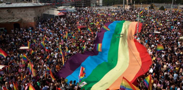 Göğe Bakalım, Gökkuşağına Bakalım!  LGBTİ+ Hakları İnsan Haklarıdır